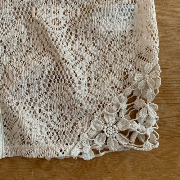 UO Kimchi Blue Crochet Tank Cream Floral SZ XS - Picture 6 of 6